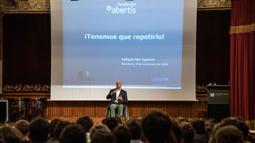 La Fundación Abertis lancia il programma di educazione stradale “Tenemos que repetirlo”