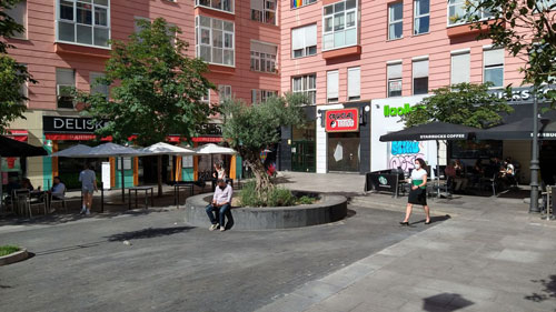 Inaugurata a Madrid la piazza dedicata a Raffaella Carrà