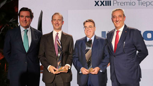 Marco Alverà (Snam) e Antonio Llardén (Enagás), ricevono a Madrid il Premio Tiepolo  2019