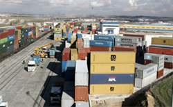 España registra un nuevo récord de exportación de bienes en 2015