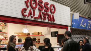 Scopri di più sull'articolo Inaugurato il locale “Rosso Calabria” nel mercato di Chamberí