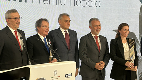 Alejandra Kindelán (Asociación Española de Banca) y Gian Maria Gros-Pietro (Intesa Sanpaolo) reciben en Madrid el Premio Tiepolo  2023